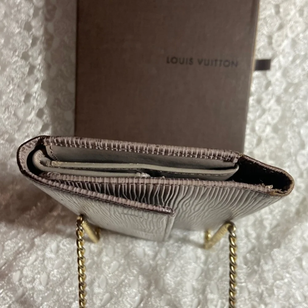 Louis Vuitton Purple Wallet - Picture 7 of 15